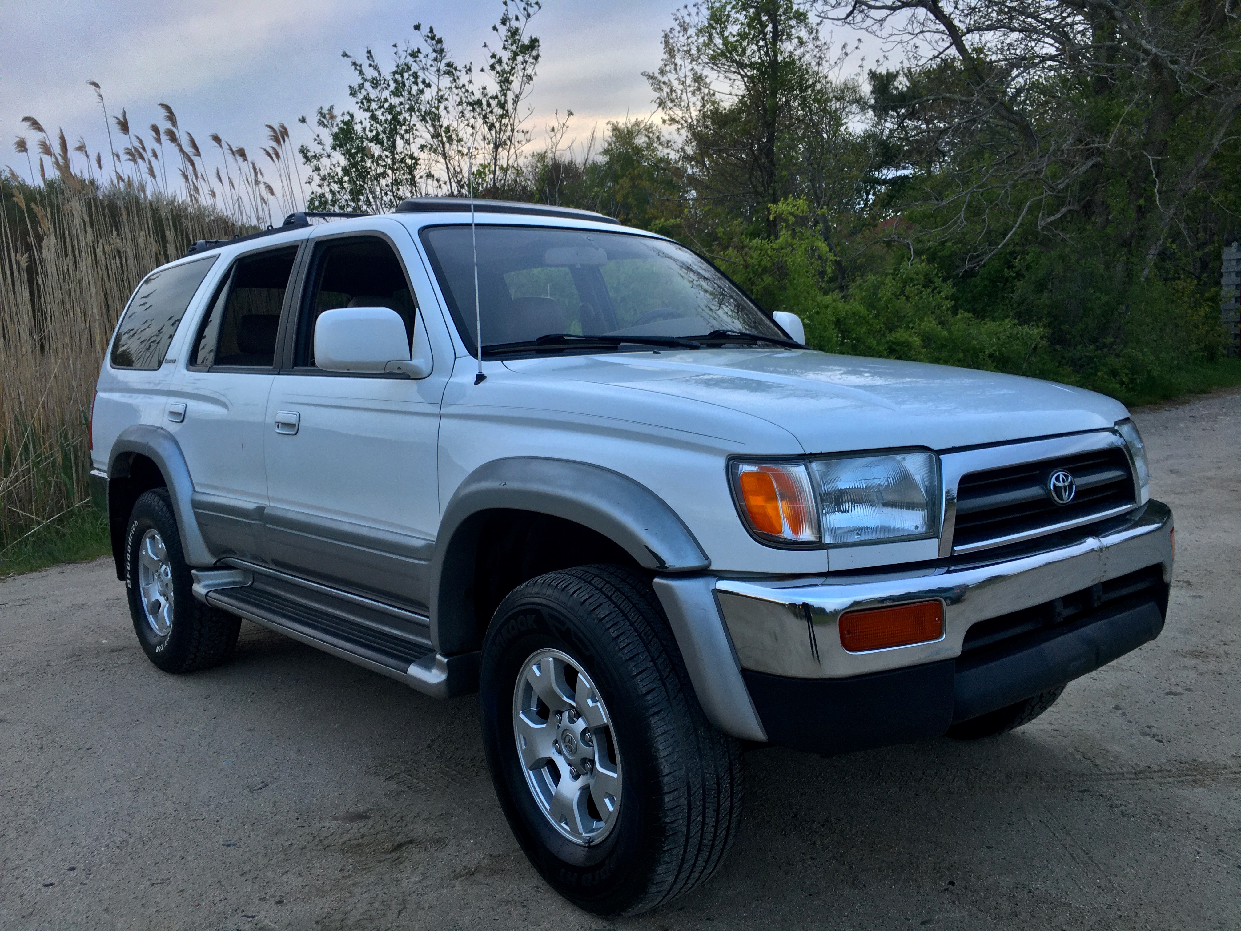 Go Motors Niantic, CT Purveyors of 3rd Generation Toyota 4Runners and other lengedary classics